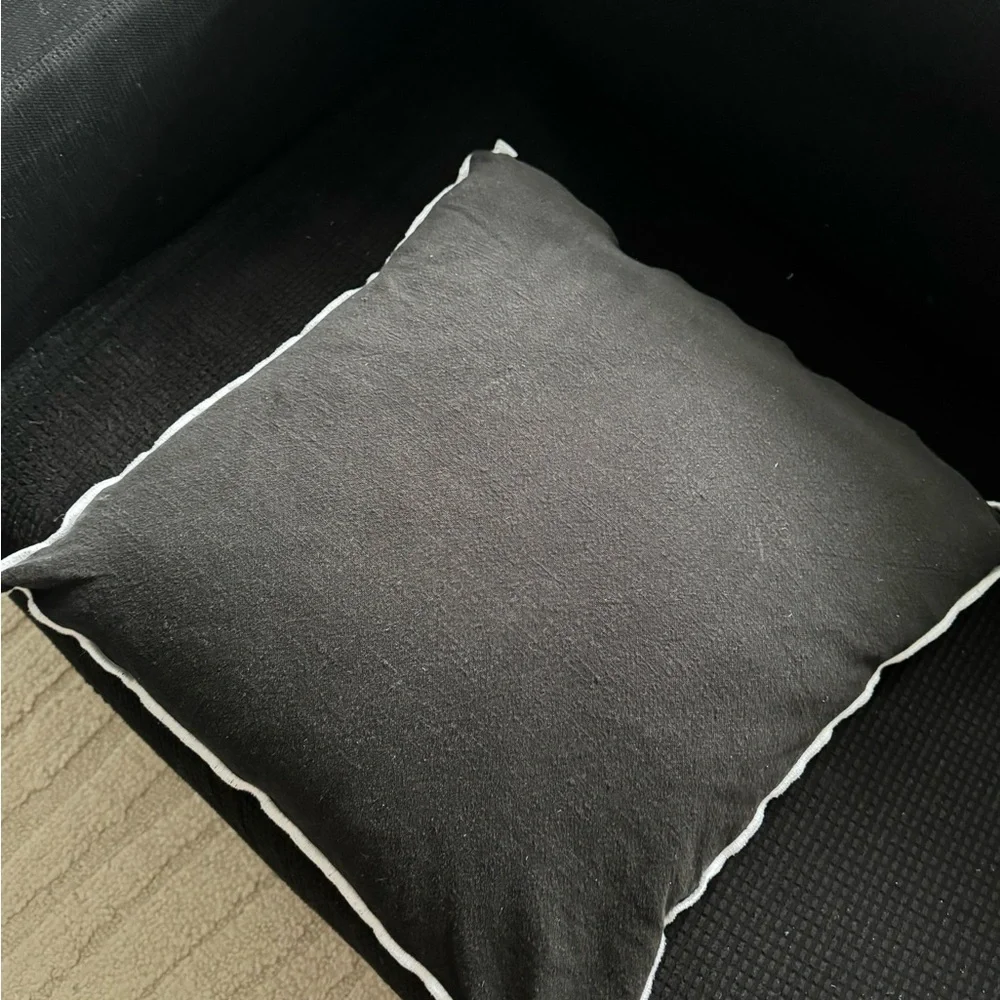 Crate&Barrel Cotton Black Throw Pillow with White Trim Edge with Pillow insert